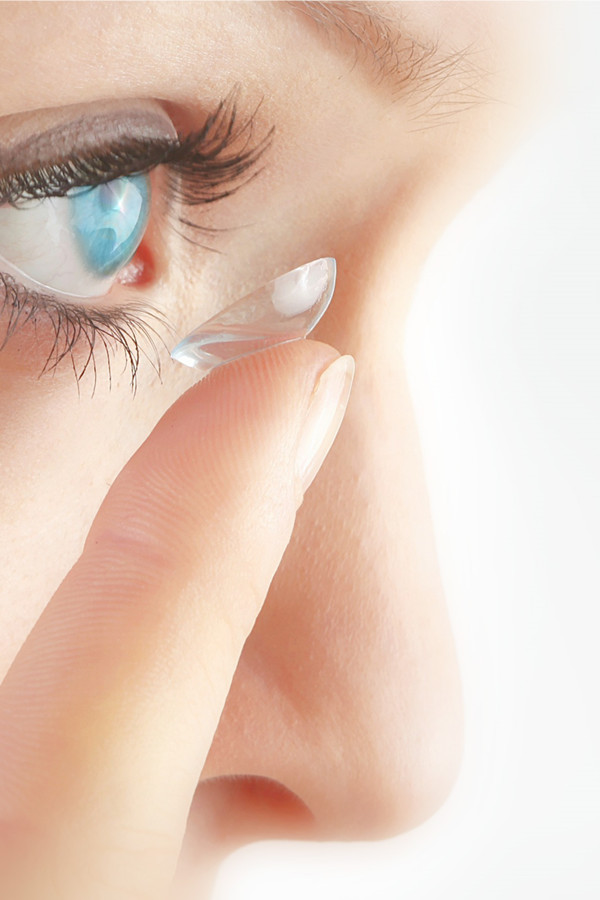 Olho e lente de contacto